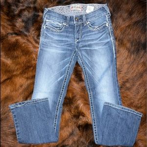 ARIAT REAL Denim Blue Jeans With Great Stitching/ Pockets BOOTCUT